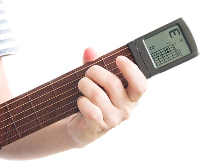 Tastiera reale con corde in acciaio