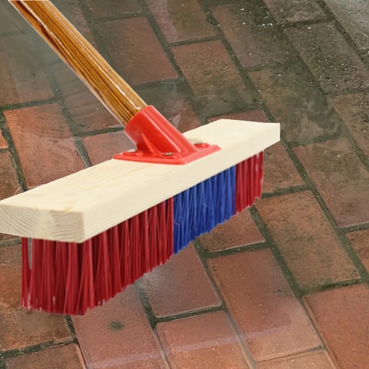 Setole in PVC rigide per superfici asciutte e bagnate