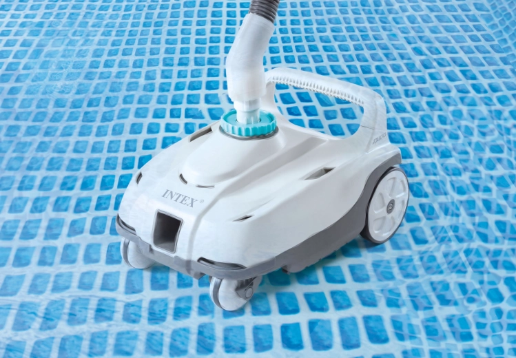 Pulisce senza elettricità – alimentato dal flusso d’acqua
