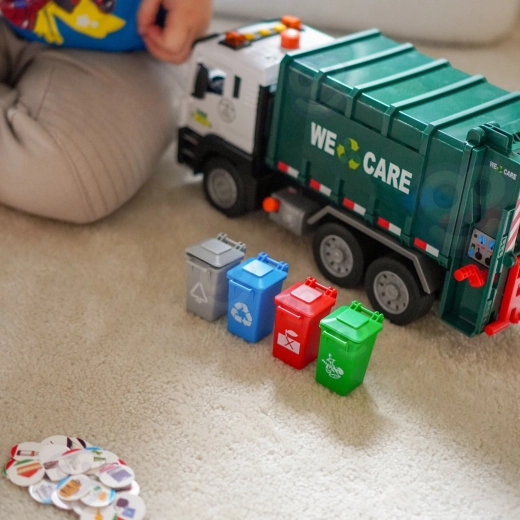 Imparare la raccolta differenziata giocando