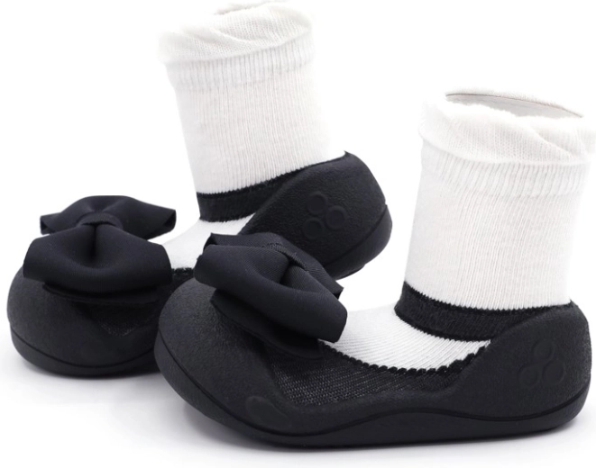 Sensazione barefoot e punta ampia per uno sviluppo sano