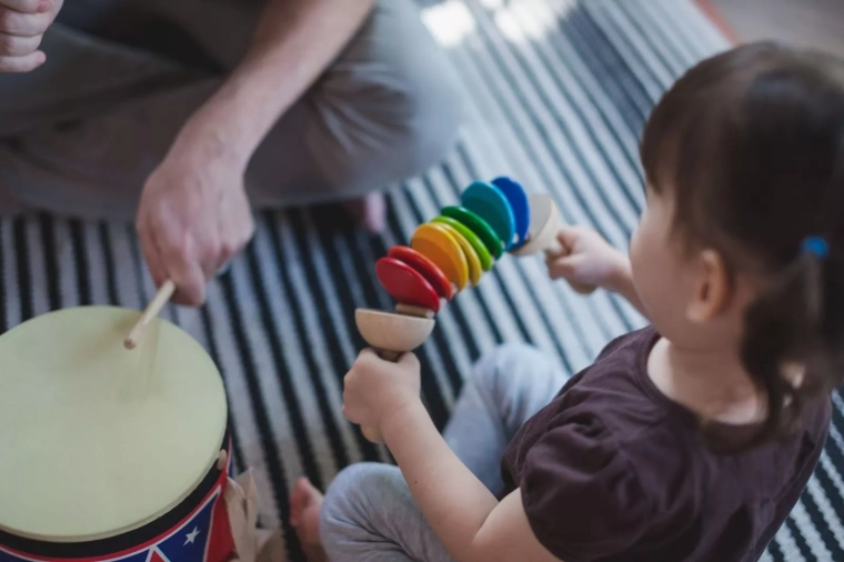 Gioco musicale ideale come primo strumento per i bambini piccoli