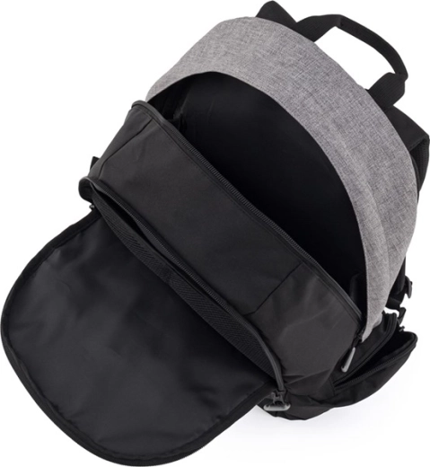 Organizzazione a tre scomparti e tasca per laptop