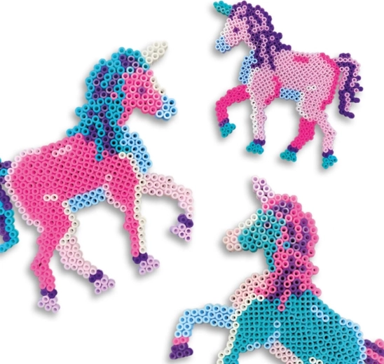 Unicorni colorati come decorazione finita