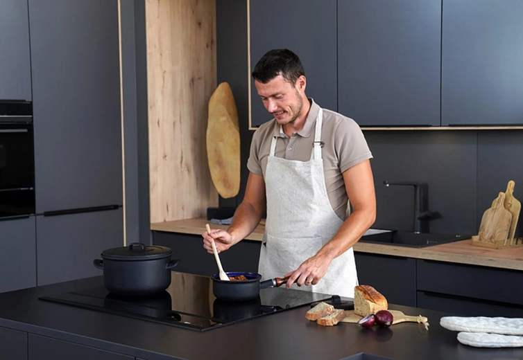 Compatibile con induzione e tutti i piani cottura