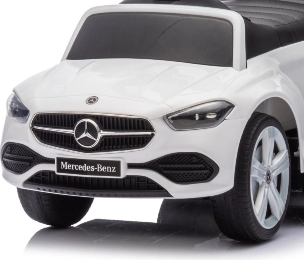 Dettagli realistici in stile MERCEDES