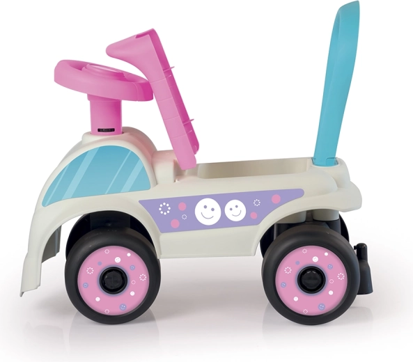 Vano portaoggetti e clacson per più divertimento