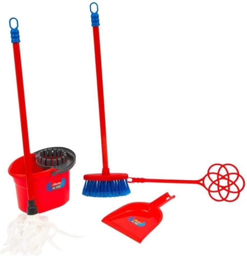 Ricchi accessori per la pulizia in un unico set