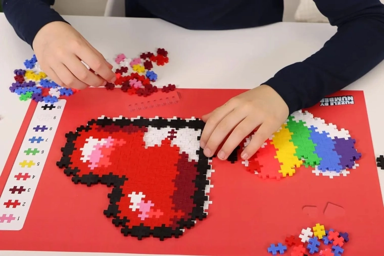 Costruzioni creative con Plus-Plus