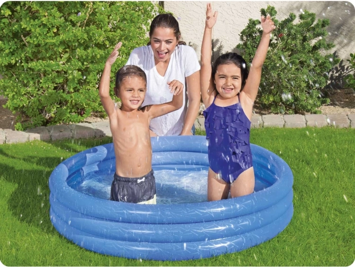 Grande divertimento in giardino