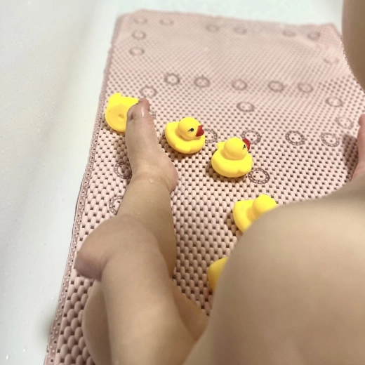 Bagnetto sicuro e divertente per i bambini