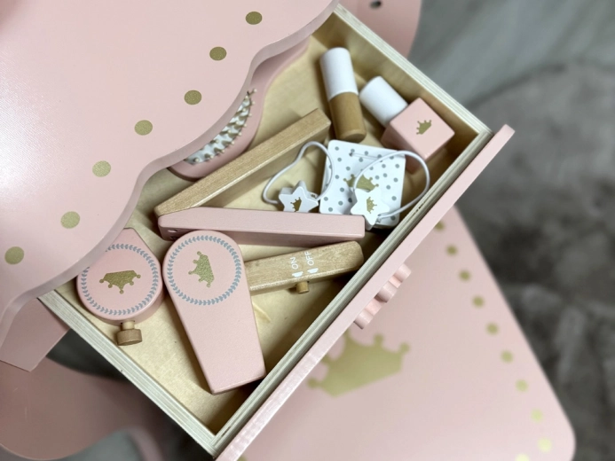 Accessori per giocare alla stilista