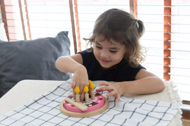 Decorare con le candeline stimola la creatività
