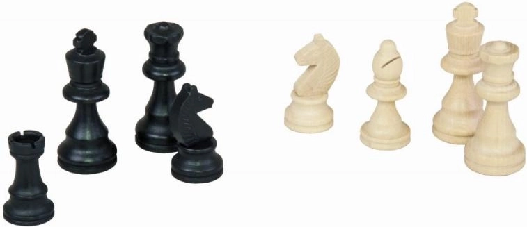 Set completo di pezzi degli scacchi in legno