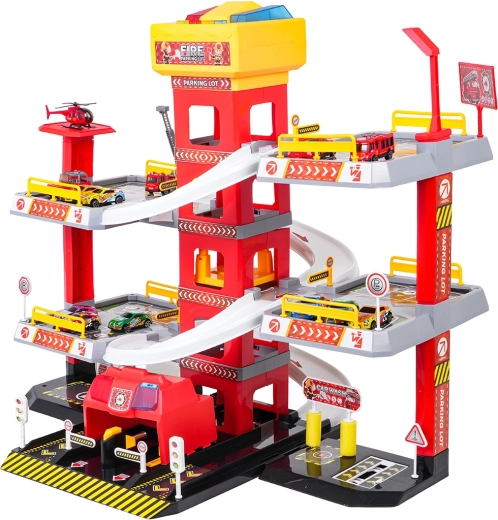 Parcheggio a tre livelli con ascensore