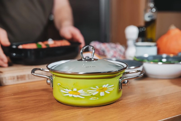 Compatibile con induzione e adatta alla lavastoviglie