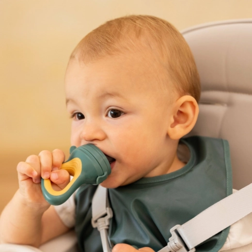 2 in 1: succhietto per l’alimentazione e massaggiagengive