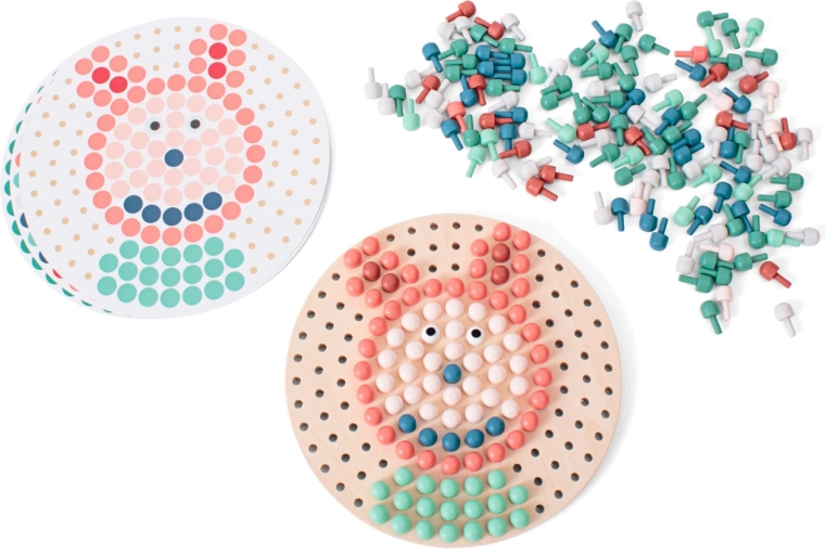 217 pioli colorati per un gioco creativo