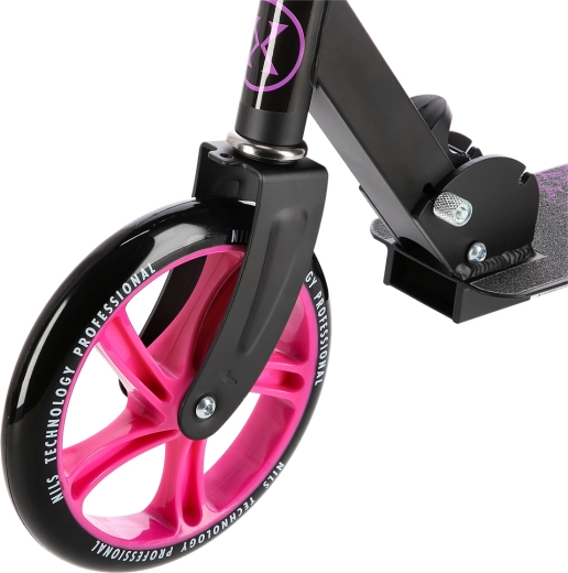 Guida veloce e fluida con ruote da 200 mm e ABEC 7