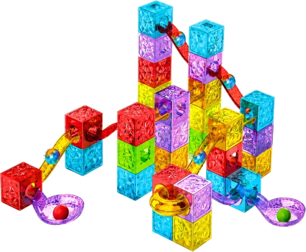 Pista per biglie e strutture tridimensionali in uno