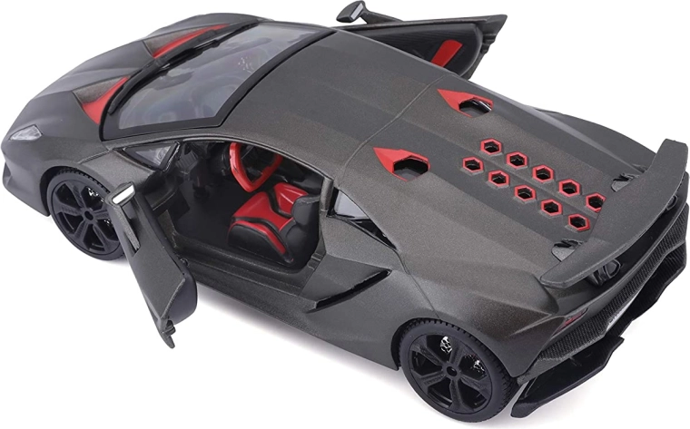 Porte a forbice apribili e interni dettagliati