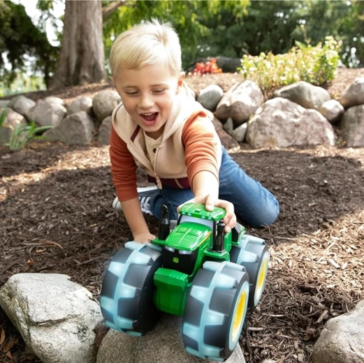 Grandi ruote fuoristrada per giocare in casa e all’aperto