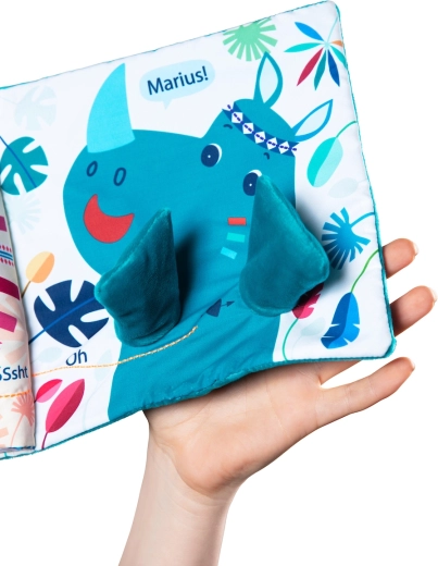 Un piacevole libro in tessuto per le manine