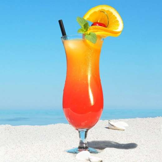 Ottima presentazione di cocktail a strati e colorati