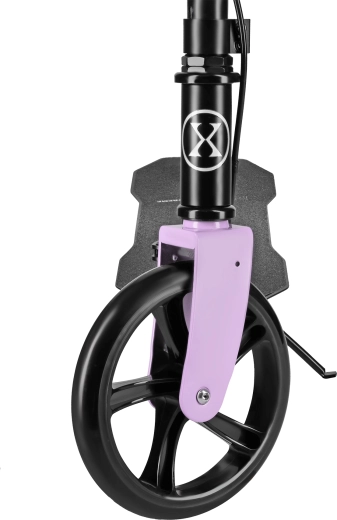 Guida fluida grazie alle ruote da 200 mm e ad ABEC 7