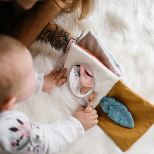 Specchietto sicuro per esplorare