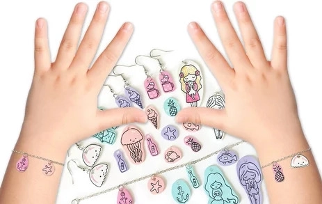 Set creativo per realizzare allegri gioielli in plastica con fogli termoretraibili