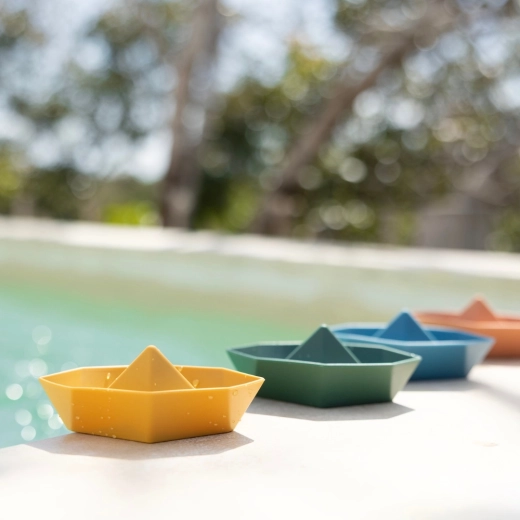 Divertimento per vasca, piscina e in viaggio