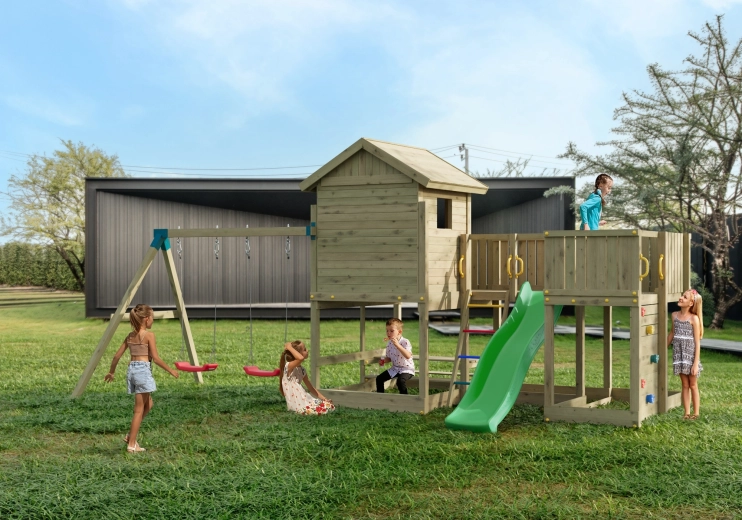 Altalene, sfida di arrampicata e sabbiera in uno