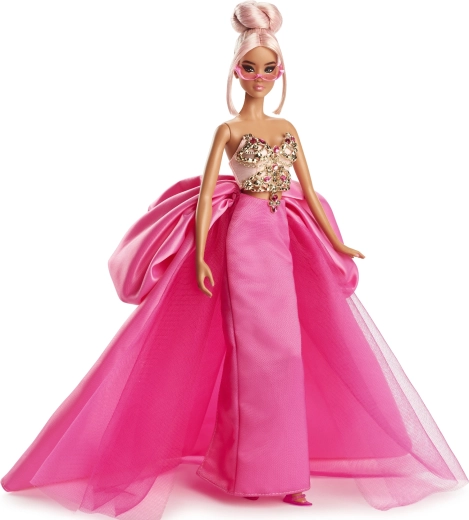 Abito rosa con lungo strascico