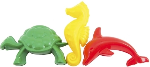 Divertimento creativo nella sabbia e in acqua