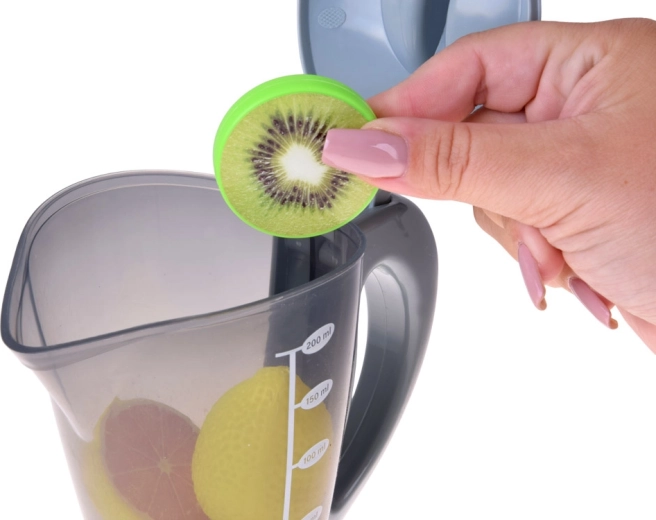 Caraffa rimovibile con tacche di misura