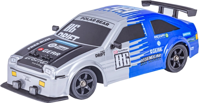 Drift spettacolare grazie a 4WD e ruote lisce