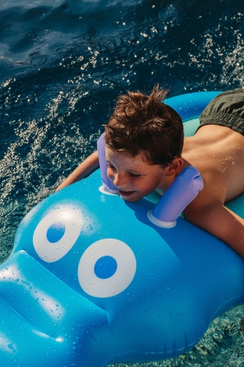Giocosa forma da ippopotamo che entusiasma i bambini
