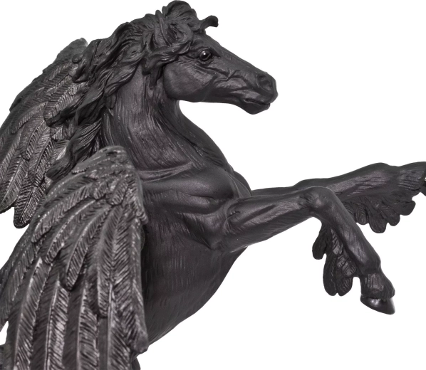 Lavorazione dettagliata del mitico Pegaso