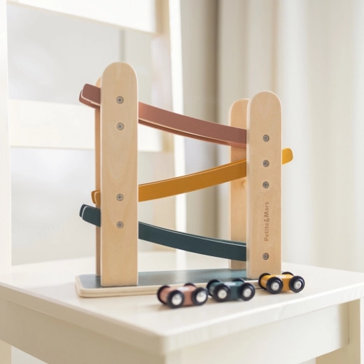 Struttura in legno resistente per la cameretta