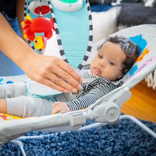 Arco rimovibile con giochini pendenti