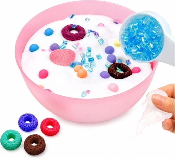 Mescolare lo slime con decorazioni per un effetto unico