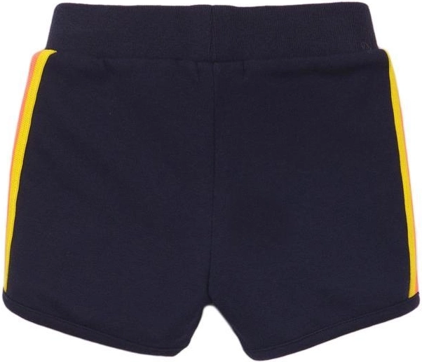 Look sportivo con bande laterali