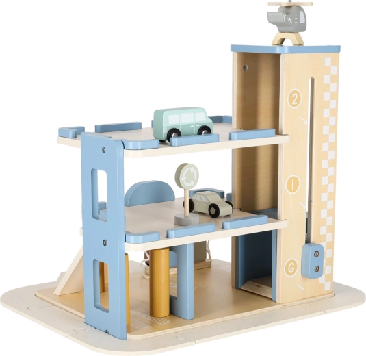 Ascensore funzionante per spostare le auto tra i piani