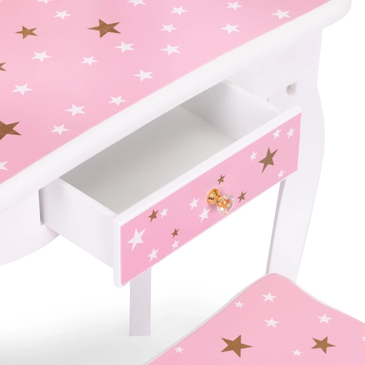 Pratico cassetto estraibile