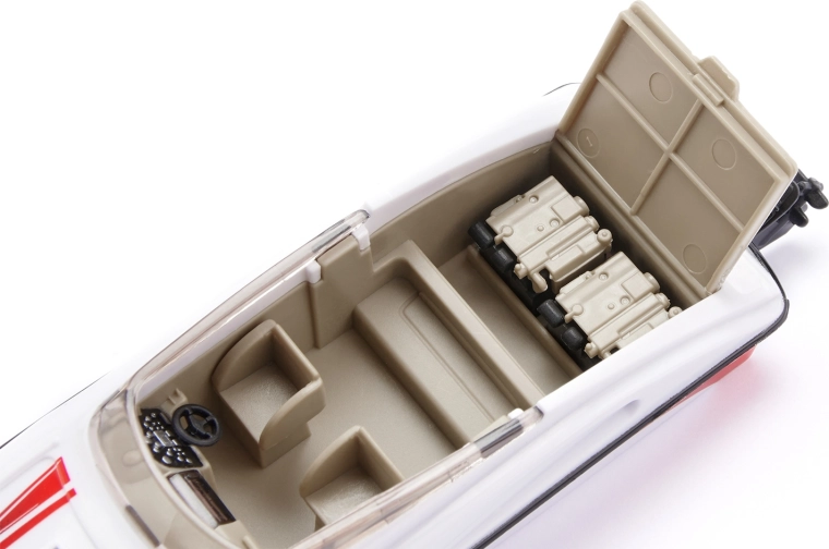 Motoscafo sportivo dettagliato con parte apribile