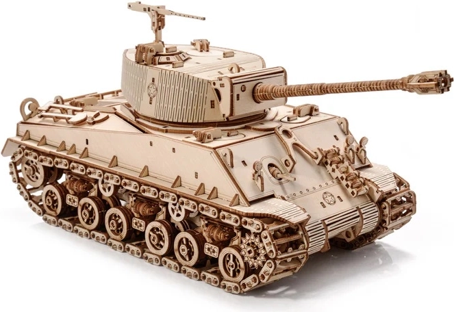 Modello realistico del carro armato M4A3E8 Sherman