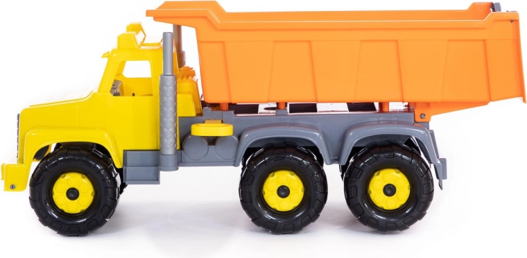 Cabina ribaltabile con accesso al “motore”