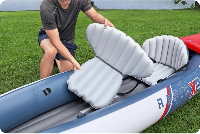 Sedili confortevoli e pavimento stabile