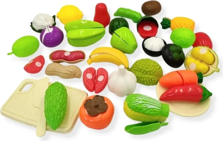 Gioco di taglio che diverte i bambini